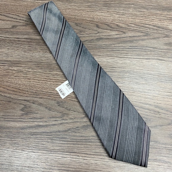 Club Room NWT Grey w/ White & Black Stripe Tie - Picture 1 of 5